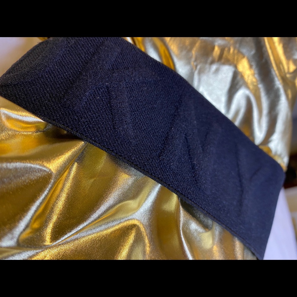 DKNY Quilted Puffer Metallic Winter scarf - Picture 6 of 8